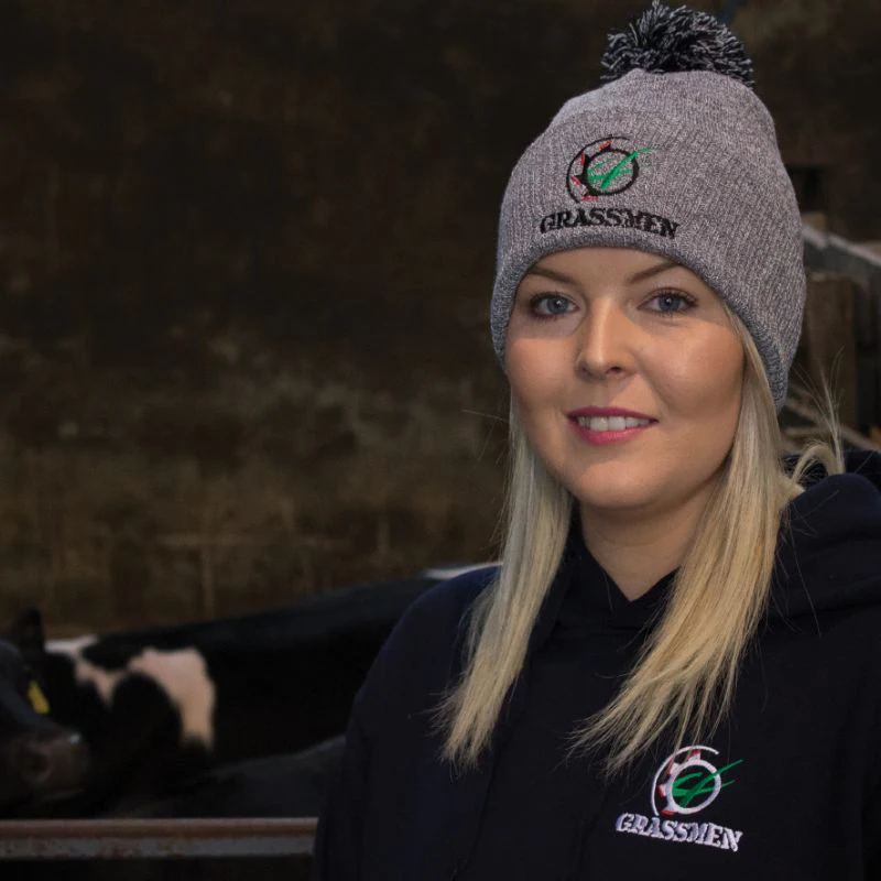 "GRASSMEN" Bobble Hat Light Grey - Image 2