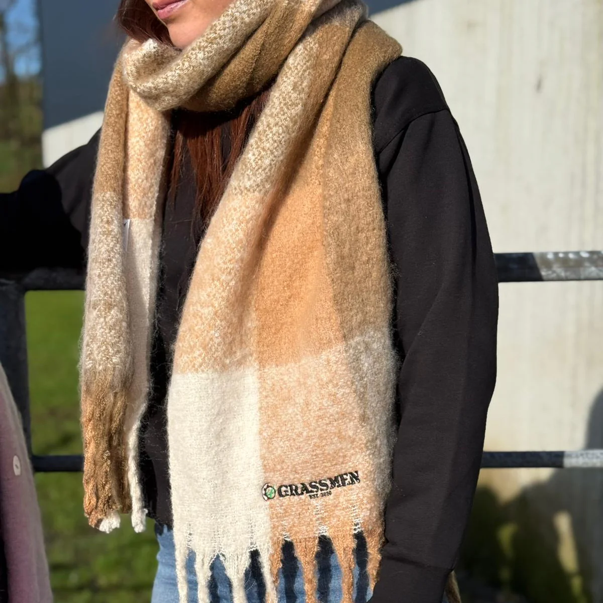 "GRASSMEN" Fluffy Check Scarf - Image 7