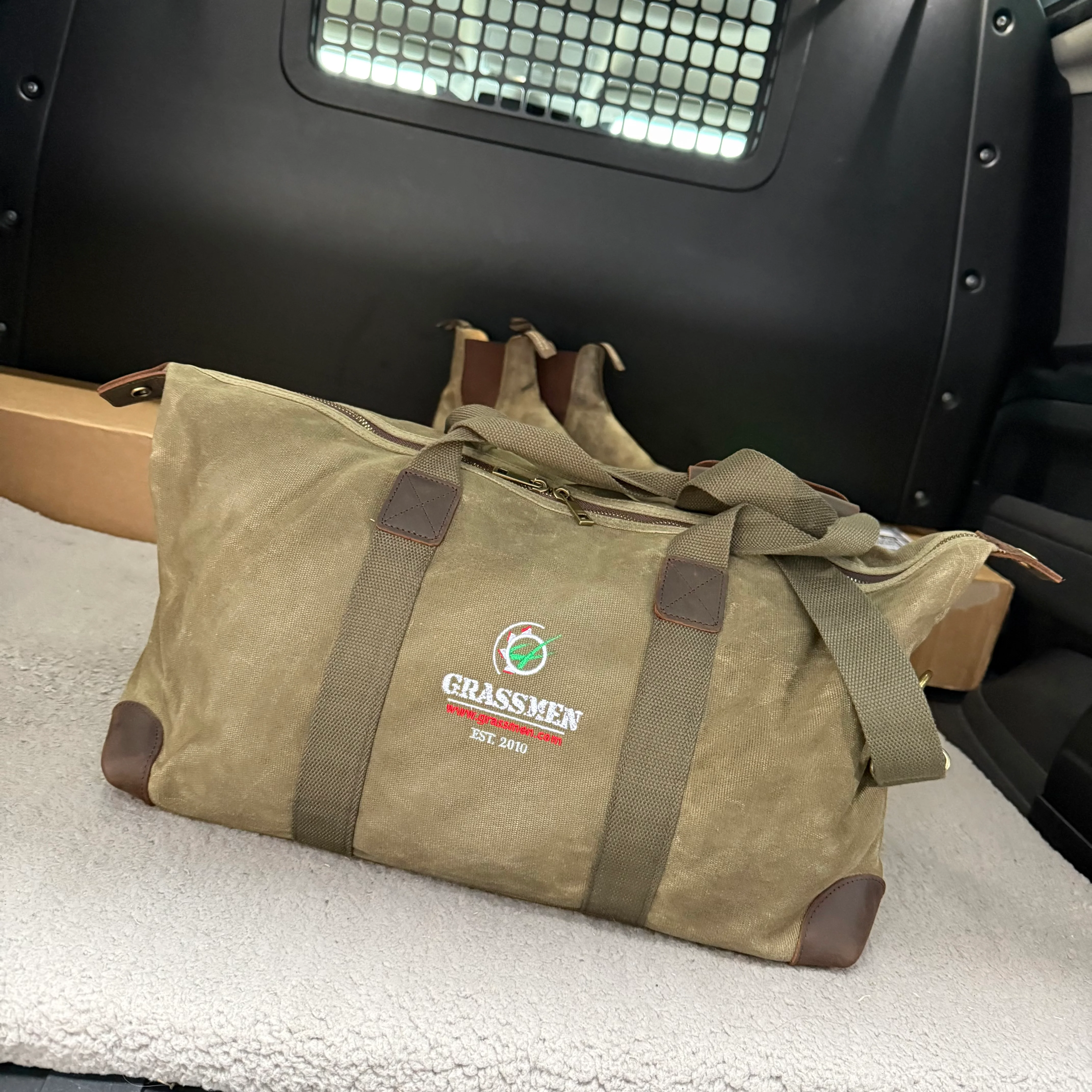 "GRASSMEN" Heritage Waxed Canvas Holdall - Image 9