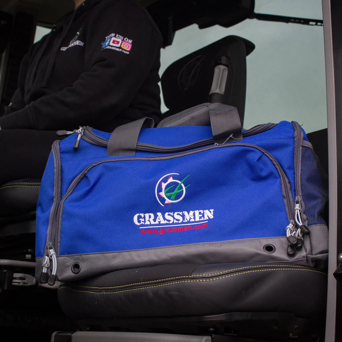 "GRASSMEN" Holdall - Choose Colour - Image 15