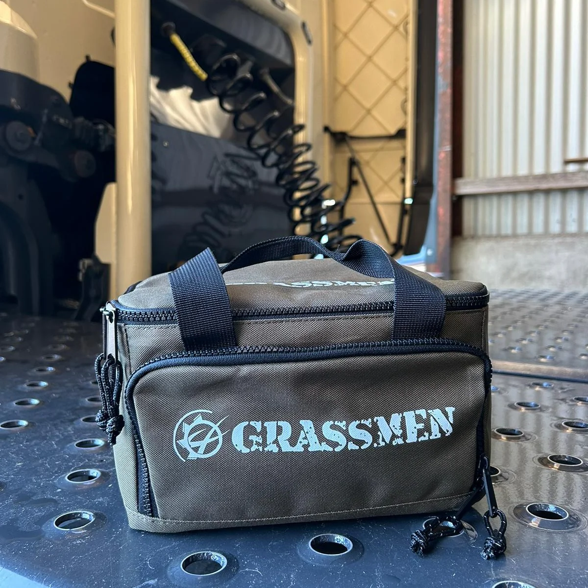 "GRASSMEN" Mini Cooler Bag - Image 2