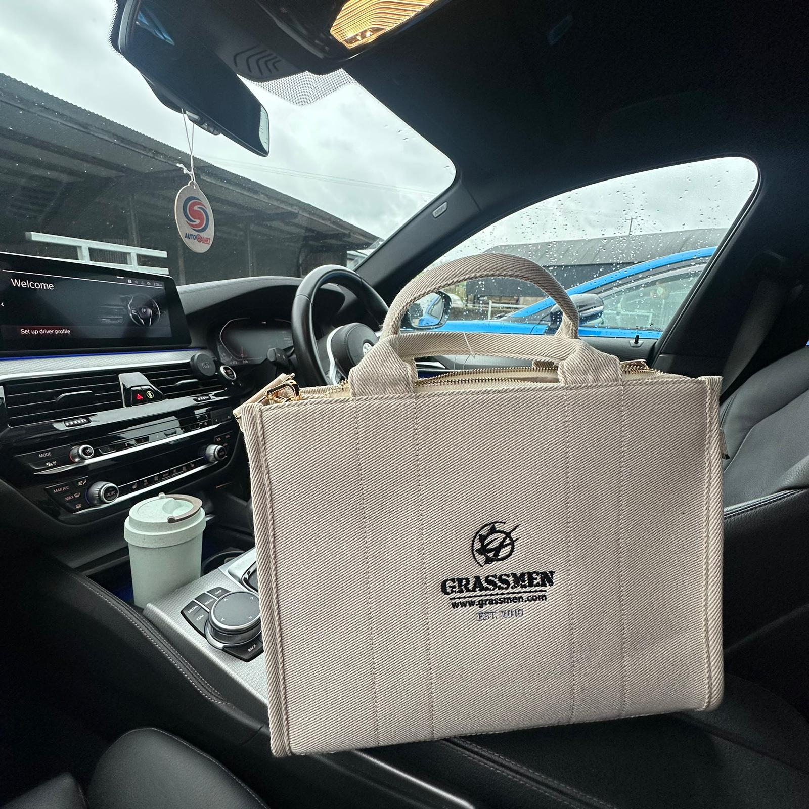 "GRASSMEN" Puerto Tote Handbag - Image 8