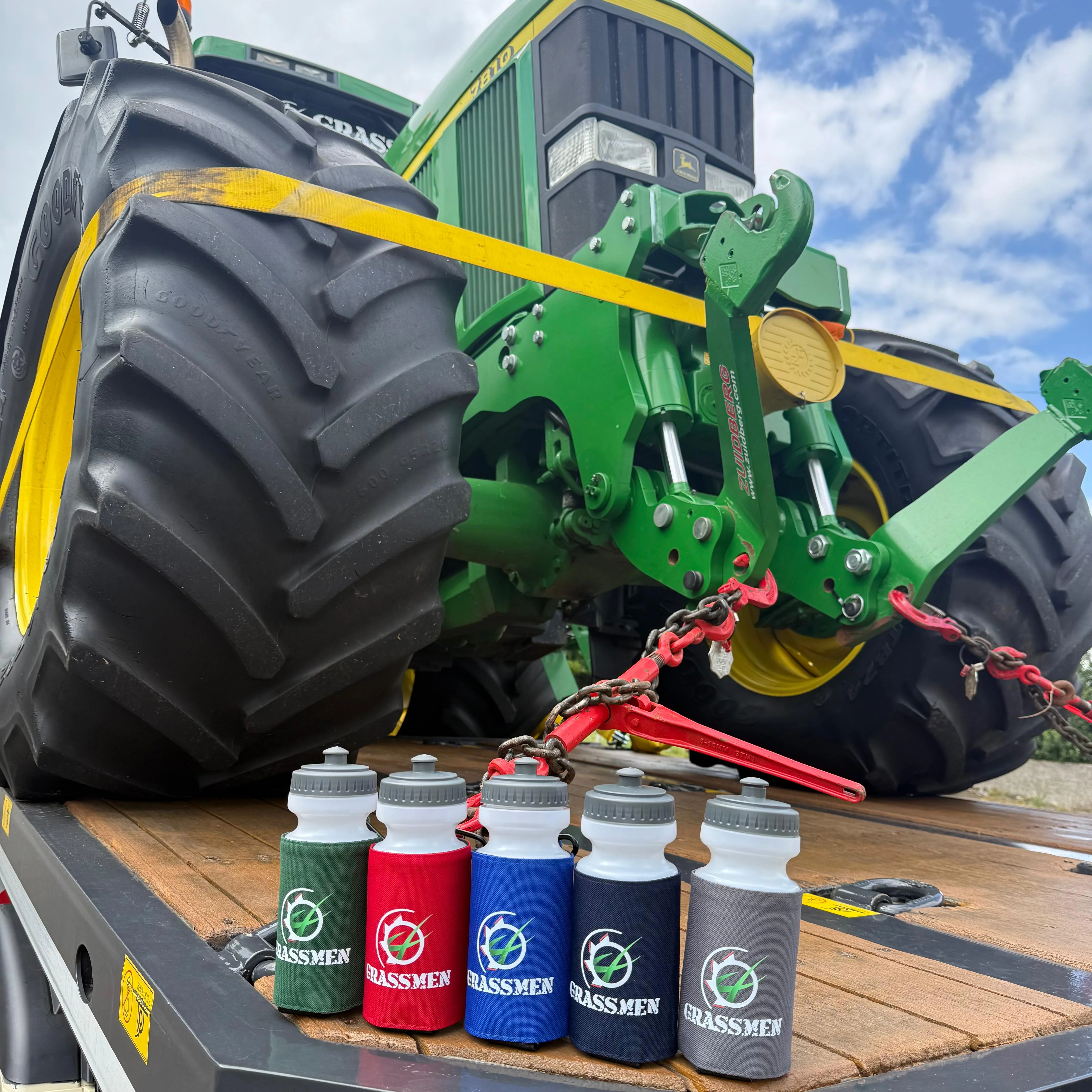 "GRASSMEN" Water Bottle & Holder - Image 10