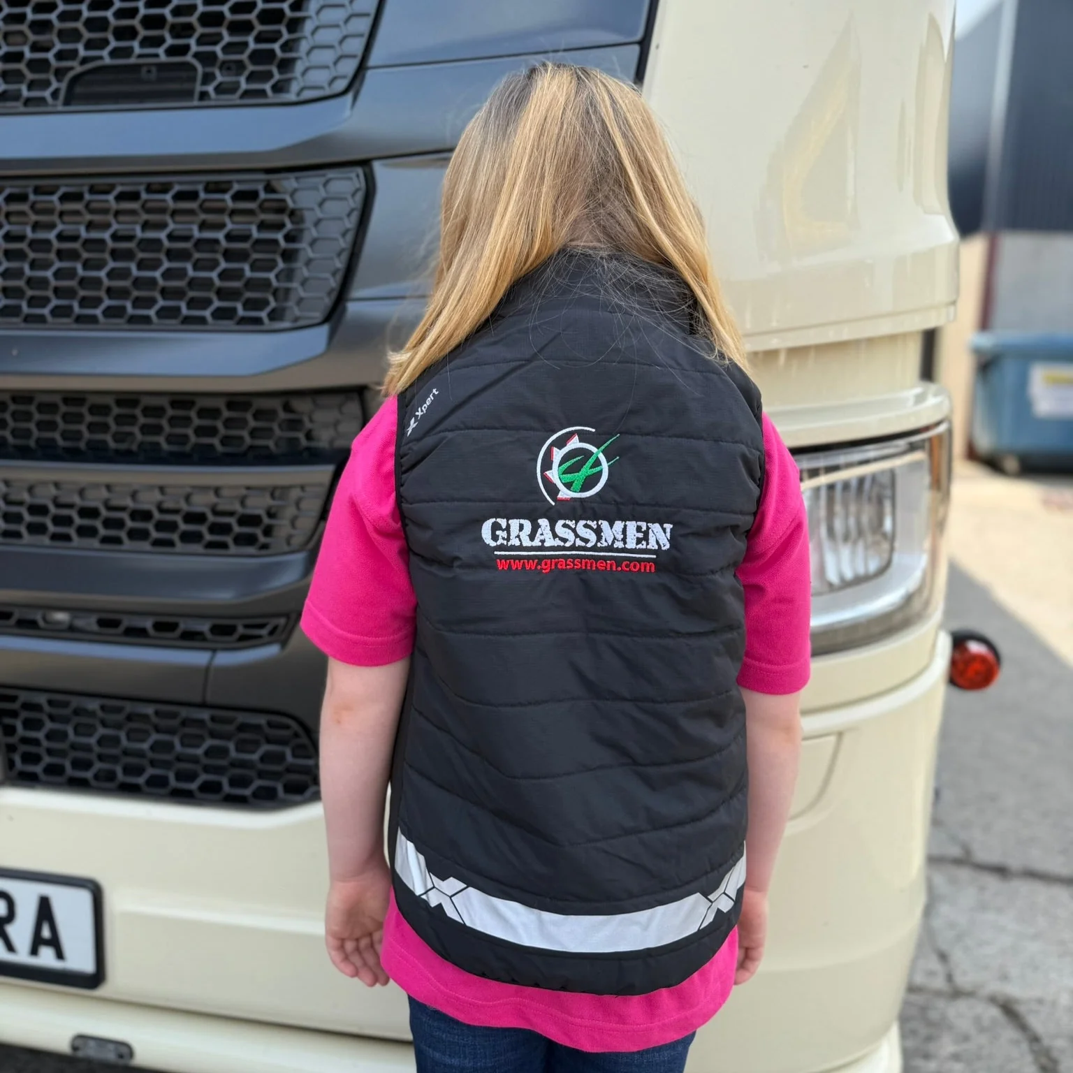 "GRASSMEN" Kids Rip Stop Black Bodywarmer - Image 4
