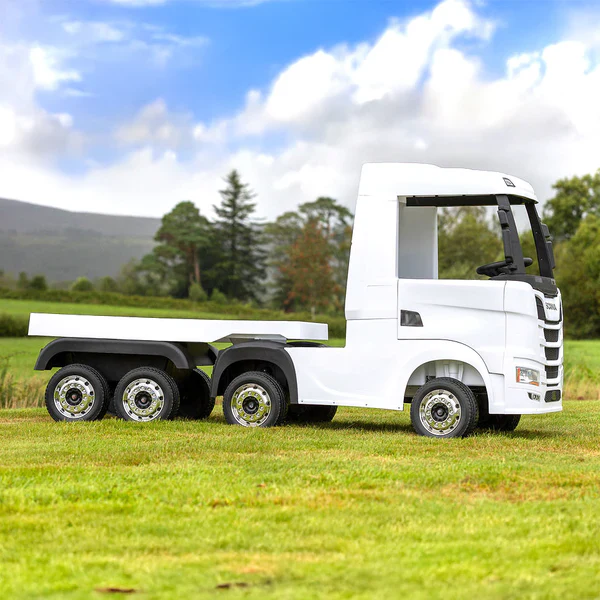 Official Scania 24V White Ride-On Truck & Trailer - Image 3